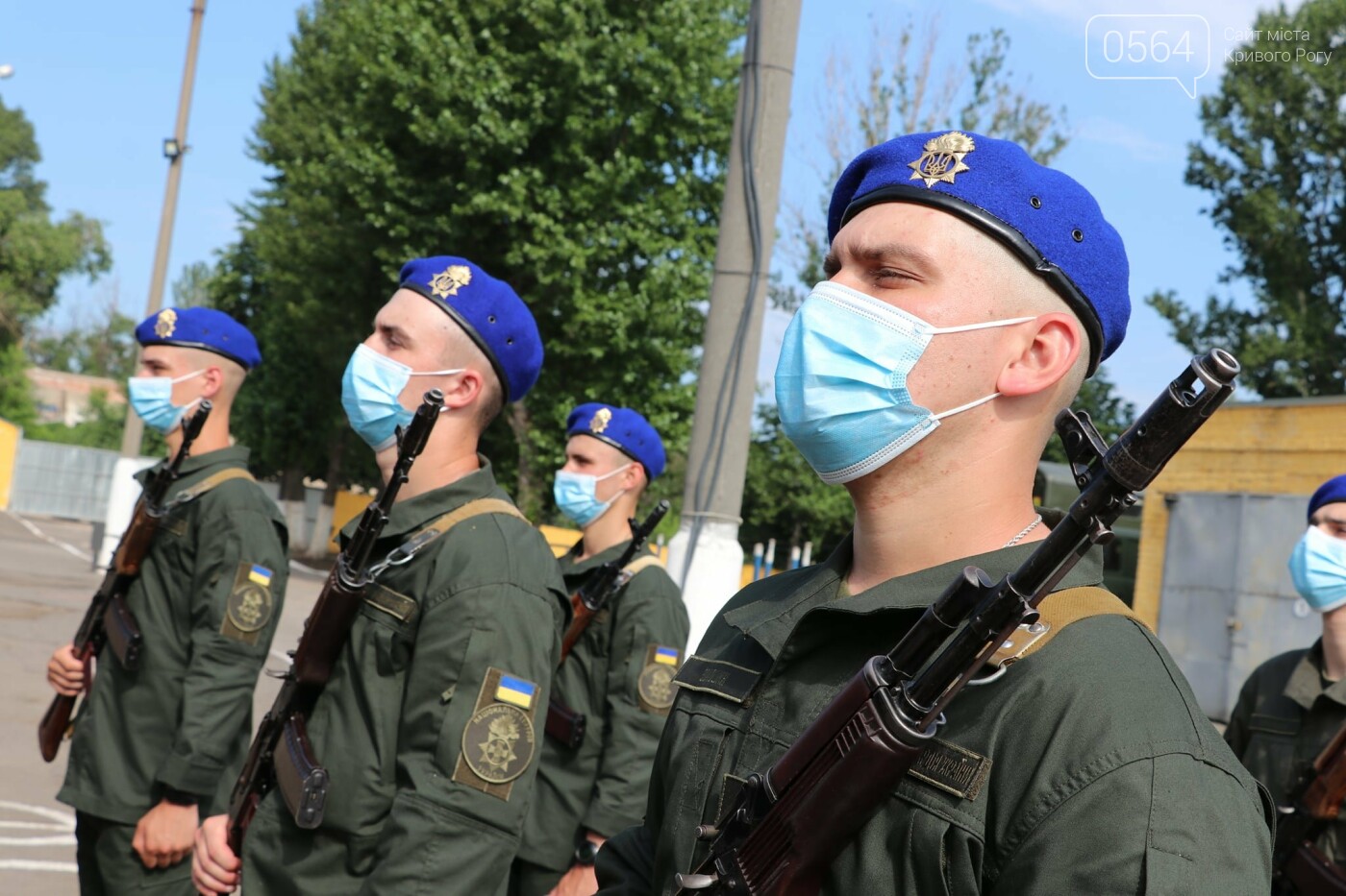 В Кривом Роге 70 военнослужащих присягнули на верность украинскому народу, - ФОТО, фото-24
