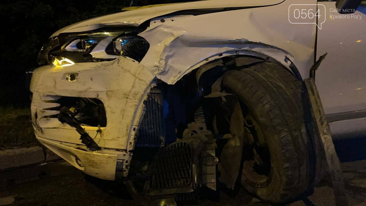В Кривом Роге пьяный водитель выехал на "встречку" и влетел в легковой автомобиль, - ФОТО, фото-2