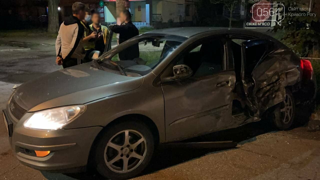 В Кривом Роге пьяный водитель выехал на "встречку" и влетел в легковой автомобиль, - ФОТО, фото-10