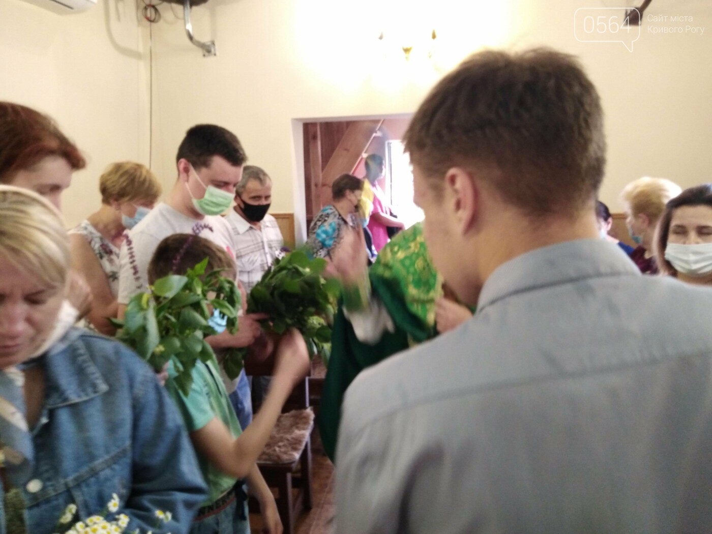 Как отметили праздник в храме Святой Троицы и других храмах Кривого Рога, - ФОТО, ВИДЕО, фото-7