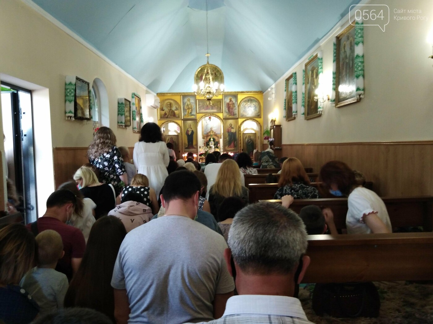 Как отметили праздник в храме Святой Троицы и других храмах Кривого Рога, - ФОТО, ВИДЕО, фото-9
