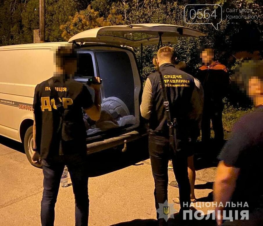 На Днепропетровщине задержаны лица, вылавливавшие тонны рыбы в Каховском водохранилище, - ФОТО, фото-1