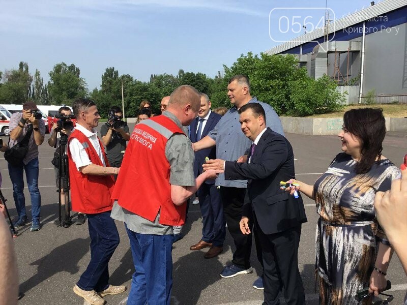 В Кривой Рог доставили 21 спецавтомобиль экстренной медпомощи, - ФОТО, ВИДЕО, фото-1
