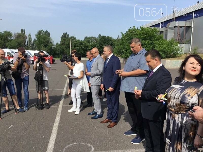 В Кривой Рог доставили 21 спецавтомобиль экстренной медпомощи, - ФОТО, ВИДЕО, фото-23