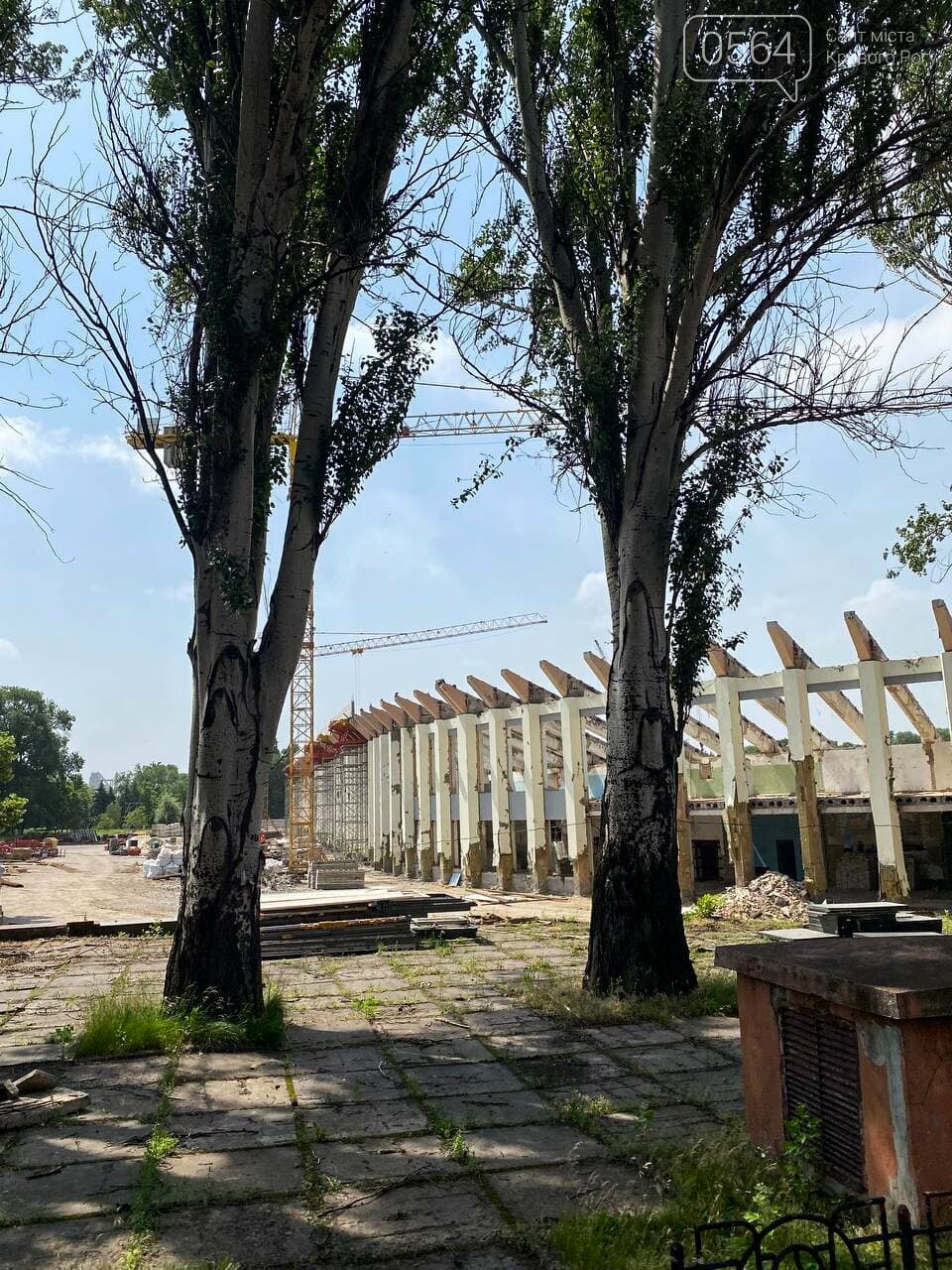 В Кривом Роге продолжается реконструкция стадиона "Металлург":  уже возведены первые этажи трибун, - ФОТО, ВИДЕО , фото-23