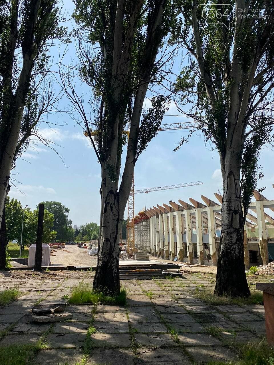 В Кривом Роге продолжается реконструкция стадиона "Металлург":  уже возведены первые этажи трибун, - ФОТО, ВИДЕО , фото-22