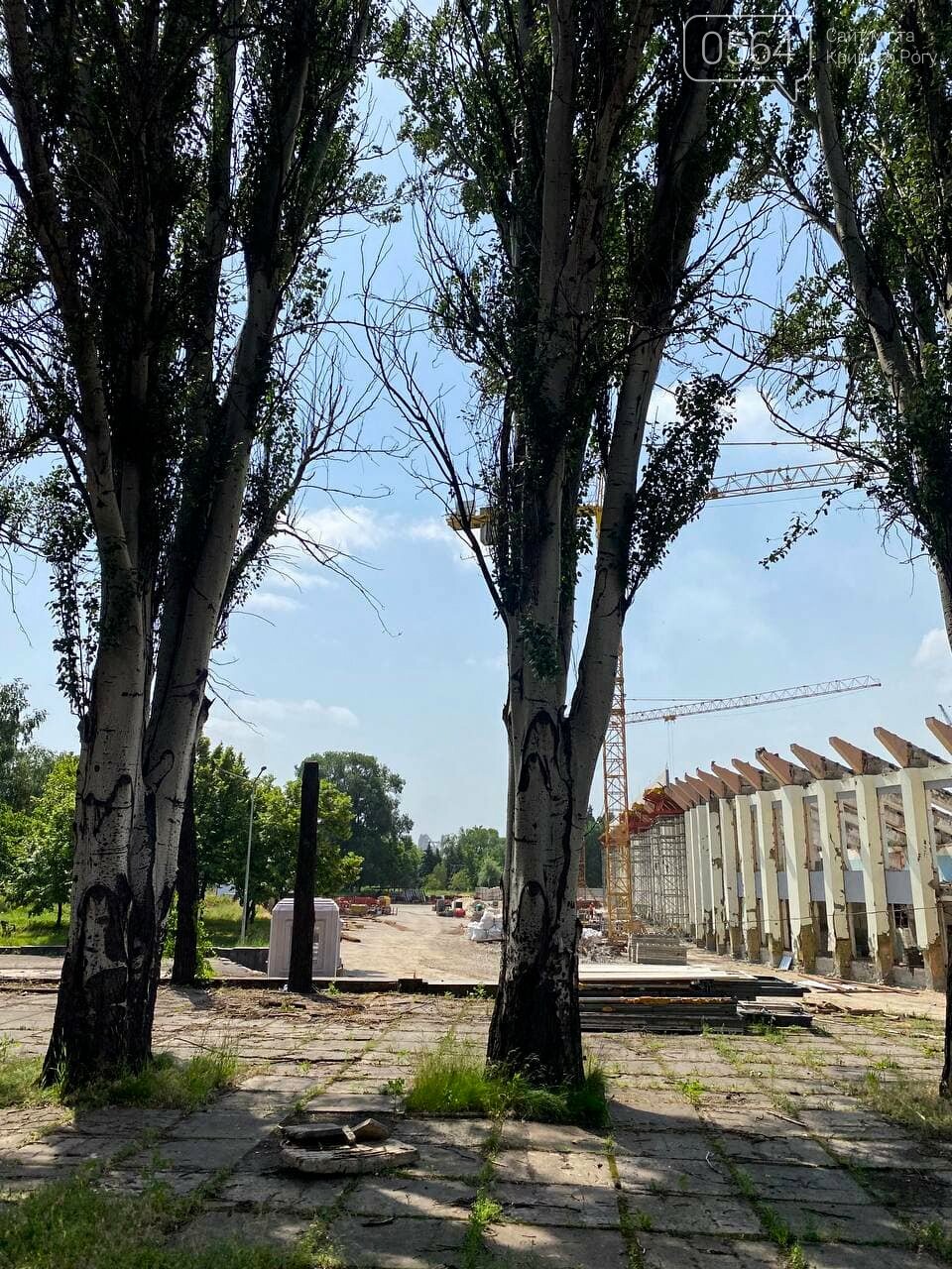 В Кривом Роге продолжается реконструкция стадиона "Металлург":  уже возведены первые этажи трибун, - ФОТО, ВИДЕО , фото-20