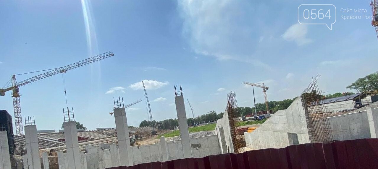 В Кривом Роге продолжается реконструкция стадиона "Металлург":  уже возведены первые этажи трибун, - ФОТО, ВИДЕО , фото-10