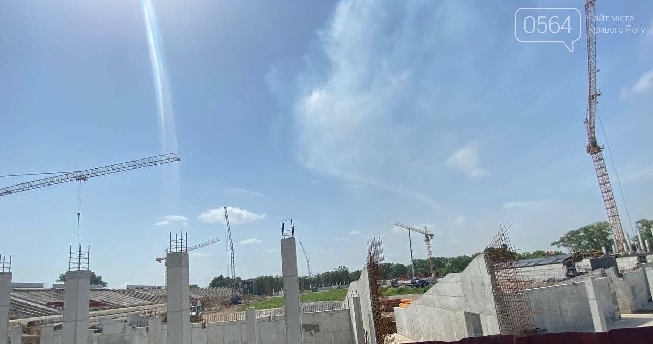 В Кривом Роге продолжается реконструкция стадиона "Металлург":  уже возведены первые этажи трибун, - ФОТО, ВИДЕО , фото-9