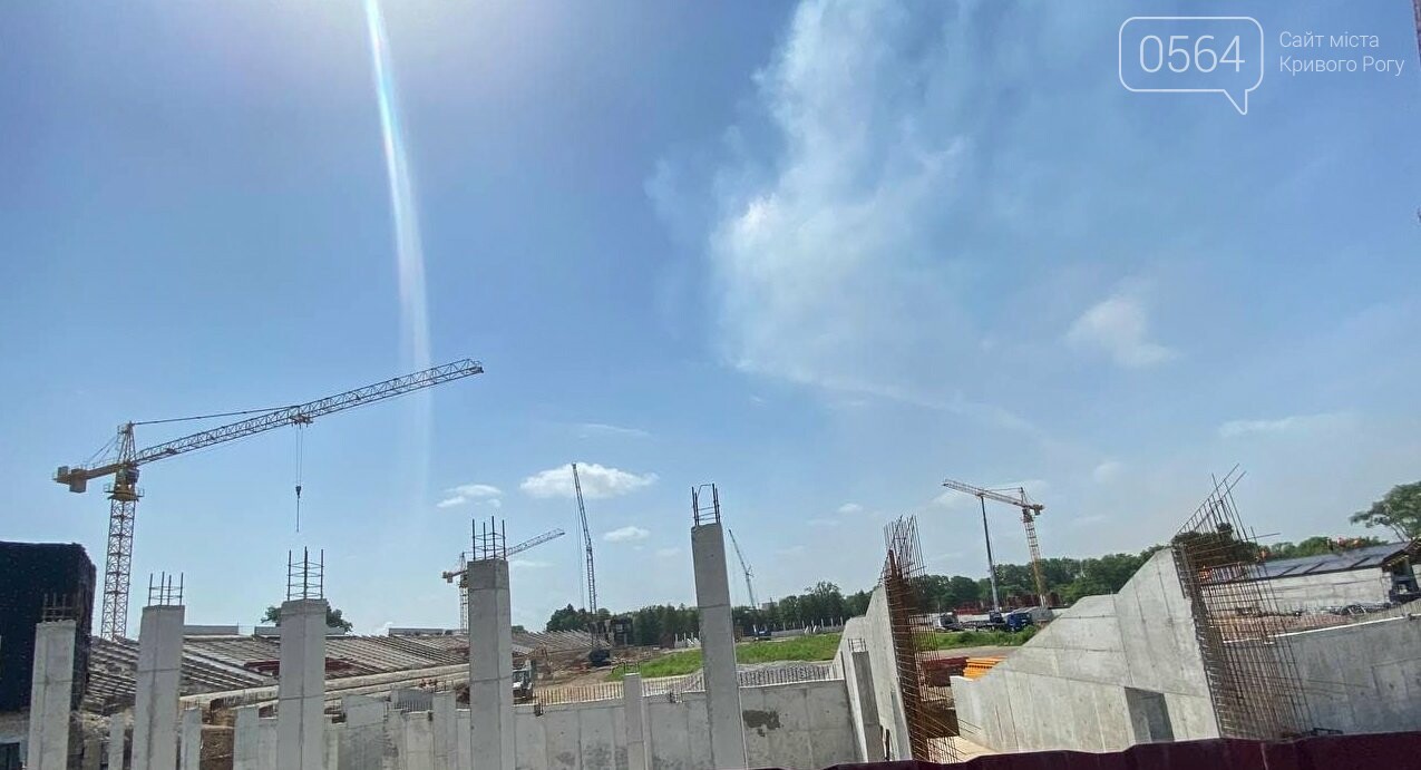 В Кривом Роге продолжается реконструкция стадиона "Металлург":  уже возведены первые этажи трибун, - ФОТО, ВИДЕО , фото-7