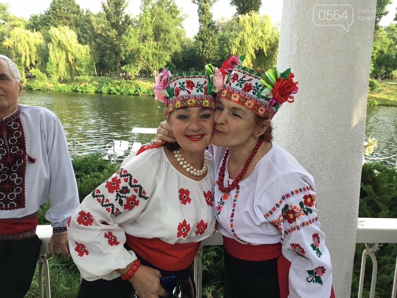 Криворожане целуются: 6 июля отмечают Всемирный день поцелуя, - ФОТО, фото-2
