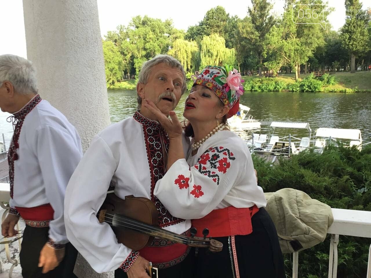 Криворожане целуются: 6 июля отмечают Всемирный день поцелуя, - ФОТО, фото-3