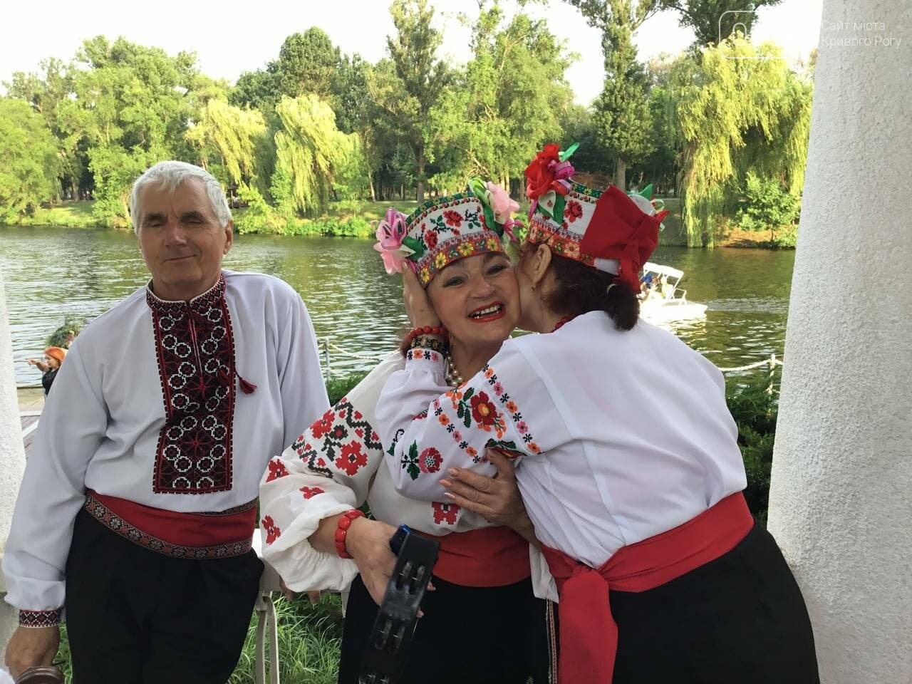 Криворожане целуются: 6 июля отмечают Всемирный день поцелуя, - ФОТО, фото-18