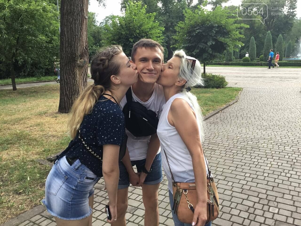 Криворожане целуются: 6 июля отмечают Всемирный день поцелуя, - ФОТО, фото-10