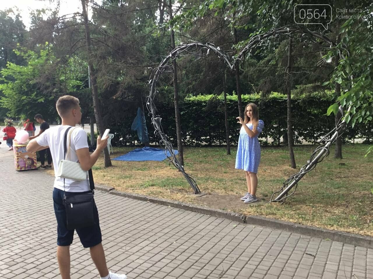 Криворожане целуются: 6 июля отмечают Всемирный день поцелуя, - ФОТО, фото-11