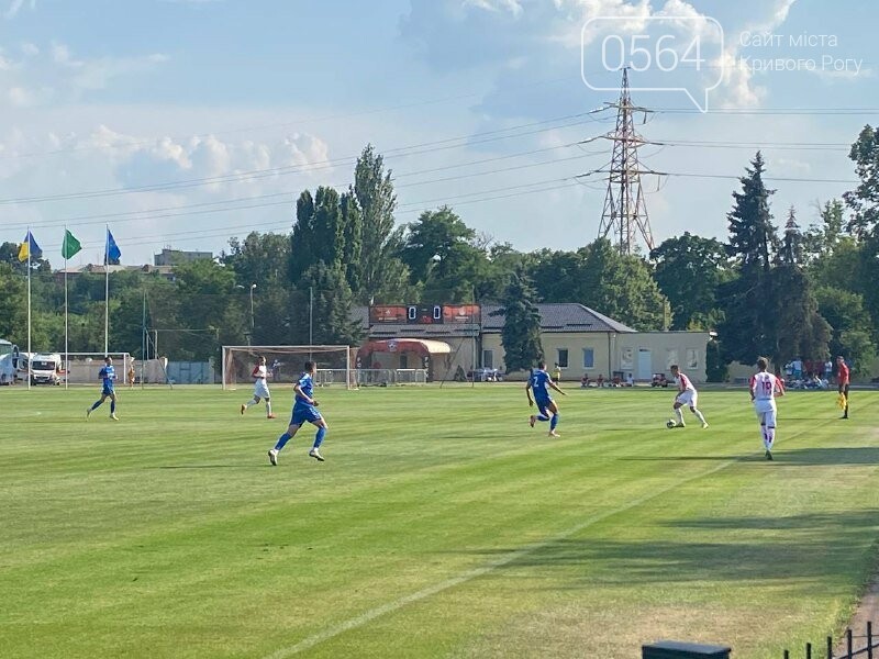 В Кривом Роге проходит матч памяти легендарного игрока ФК «Кривбасс», - ФОТО, ВИДЕО, фото-2