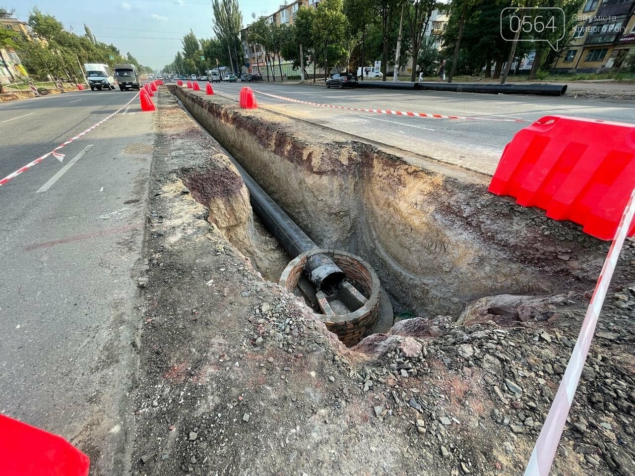 В Кривом Роге начали срезать фрезой асфальт на улице Эдуарда Фукса, - ФОТО , фото-2