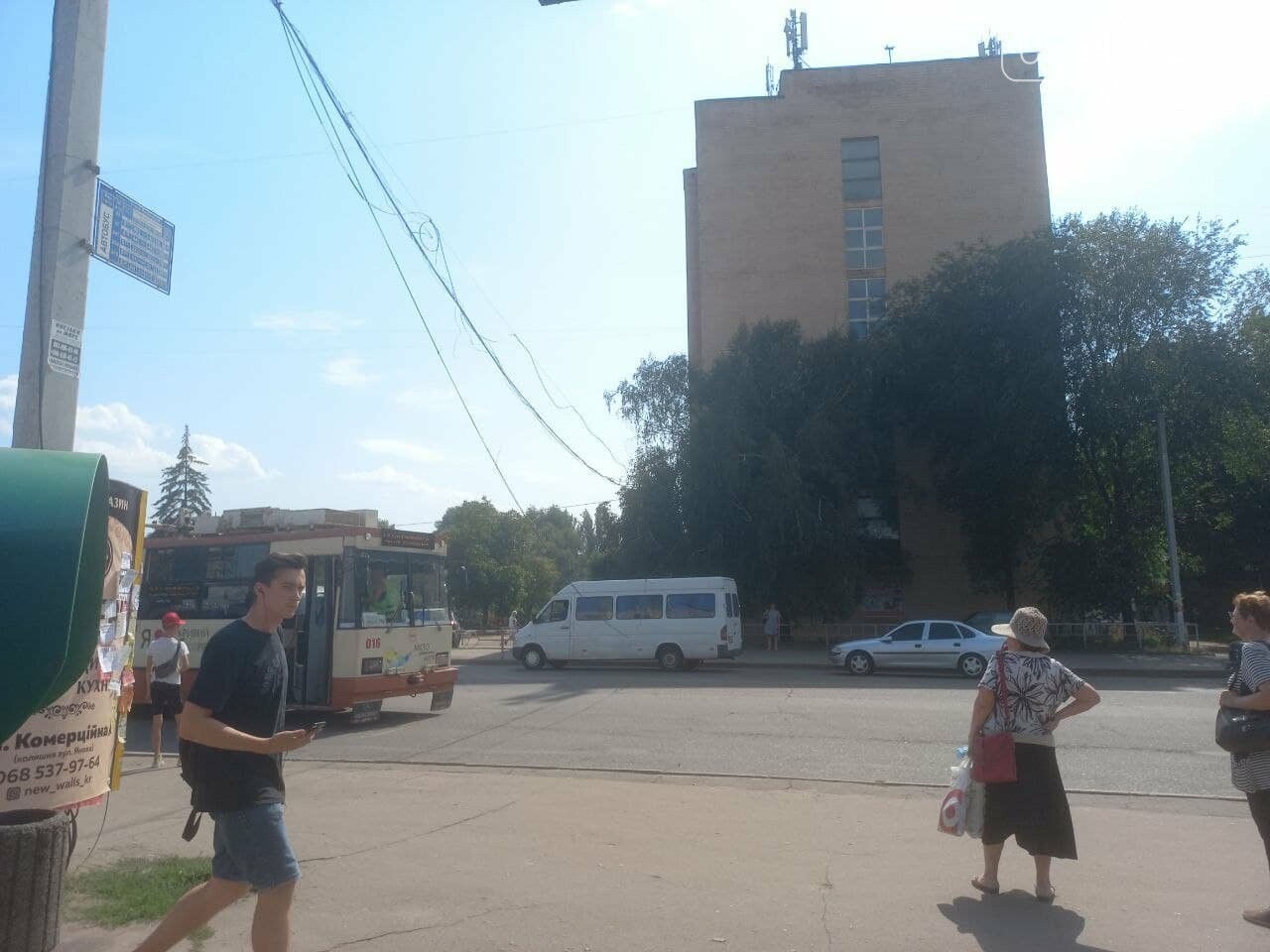 В Кривом Роге из-за обвисших над дорогой проводов остановился общественный транспорт, - ФОТО , фото-6