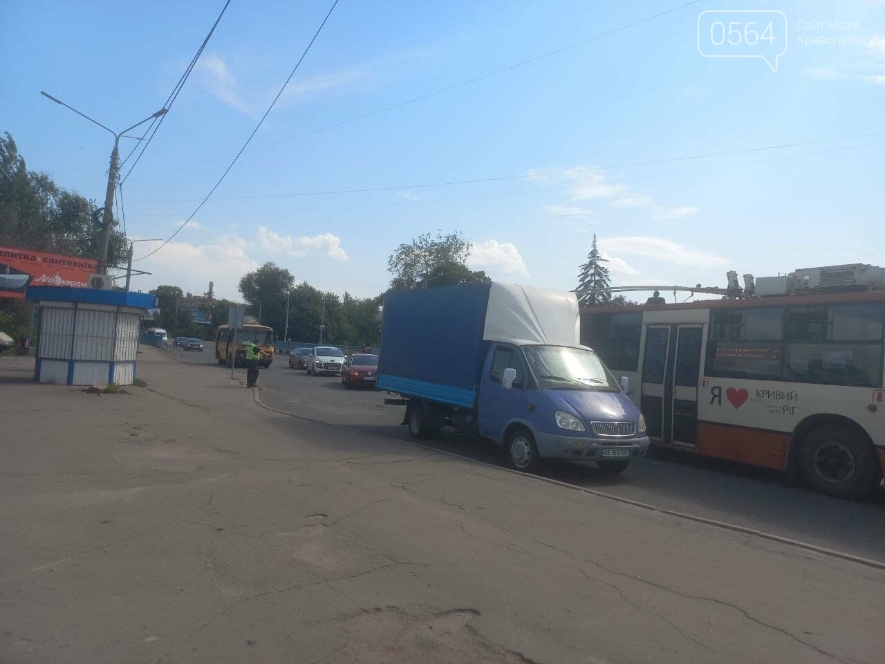 В Кривом Роге из-за обвисших над дорогой проводов остановился общественный транспорт, - ФОТО , фото-21