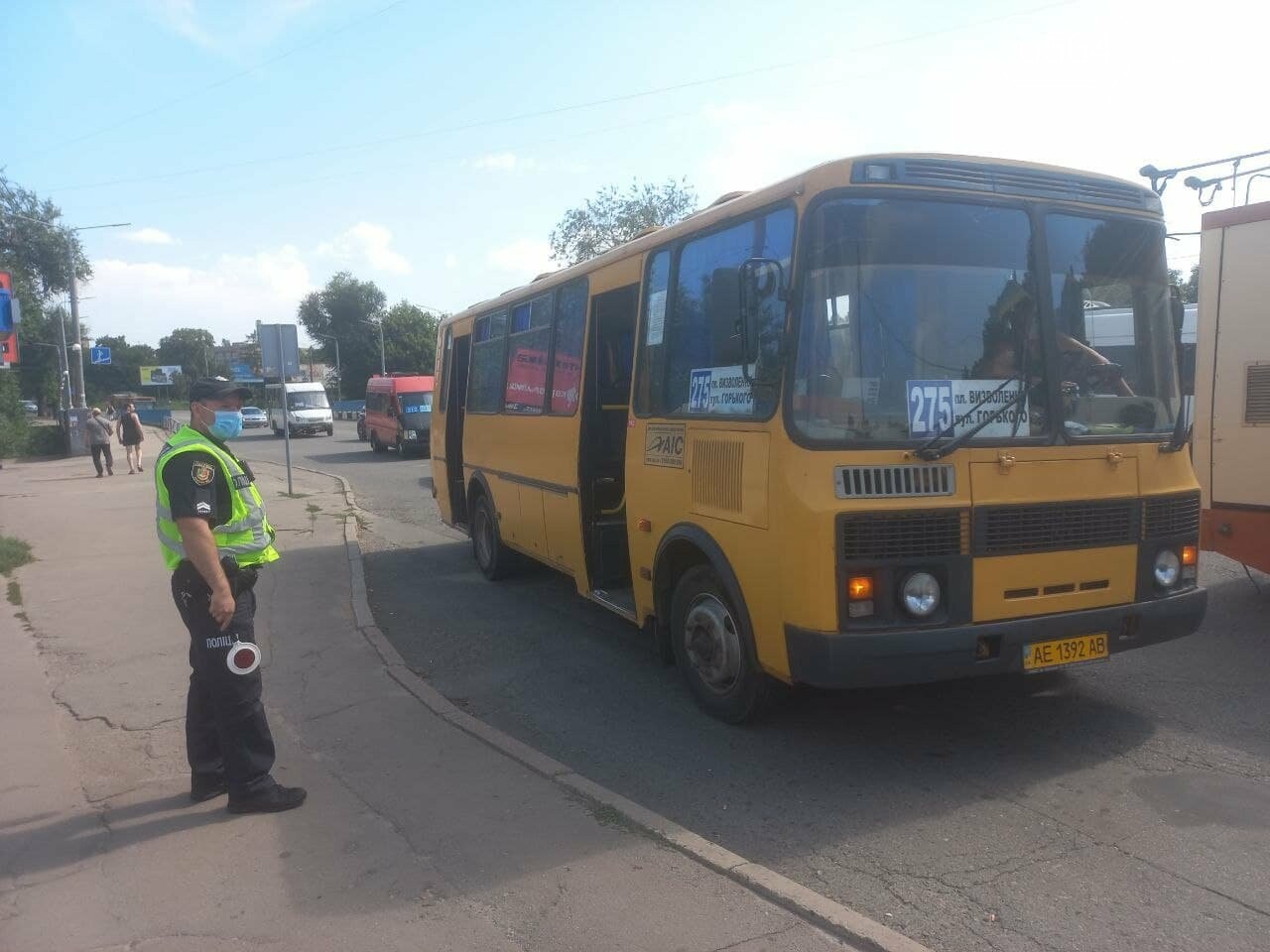 В Кривом Роге из-за обвисших над дорогой проводов остановился общественный транспорт, - ФОТО , фото-25