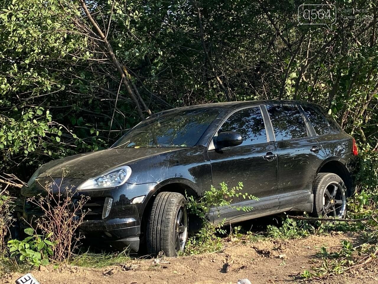 В Кривом Роге водитель Porsche Cayenne попал в ДТП и скрылся, - ФОТО , фото-3