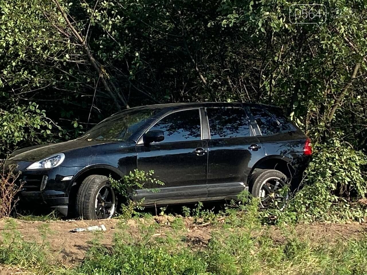 В Кривом Роге водитель Porsche Cayenne попал в ДТП и скрылся, - ФОТО , фото-5