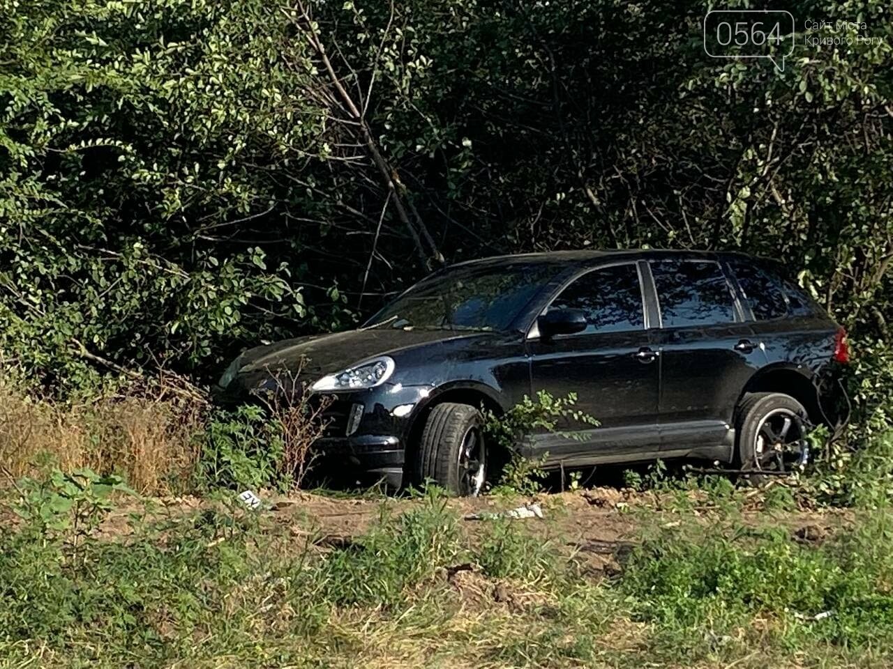 В Кривом Роге водитель Porsche Cayenne попал в ДТП и скрылся, - ФОТО , фото-1