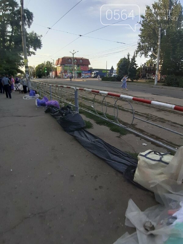 Вокзал не базар: в Кривом Роге боролись со стихийной торговлей, - ФОТО, фото-4
