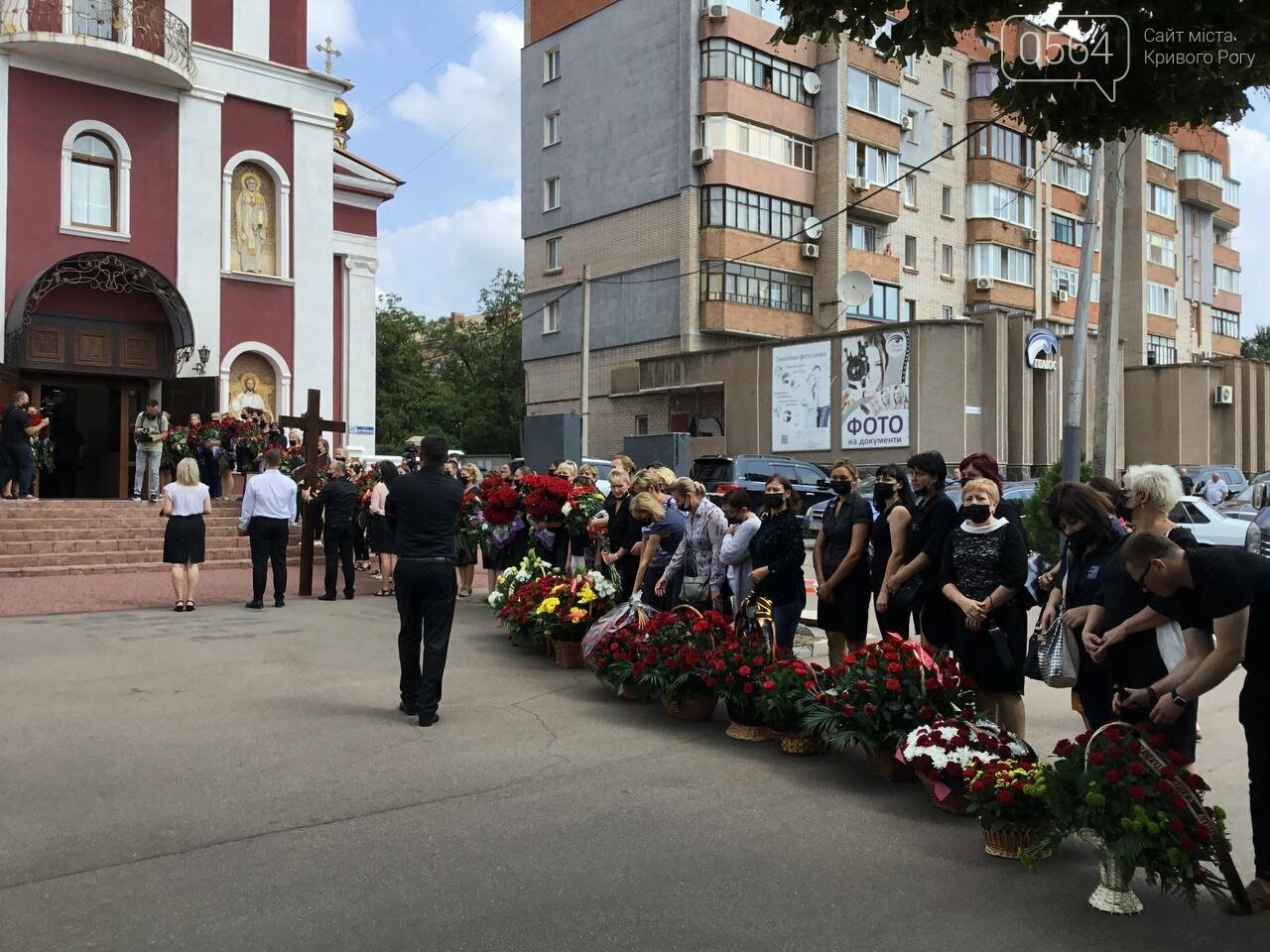 Началась панихида по погибшему городскому голове Кривого Рога Константину Павлову, - ФОТО, фото-16