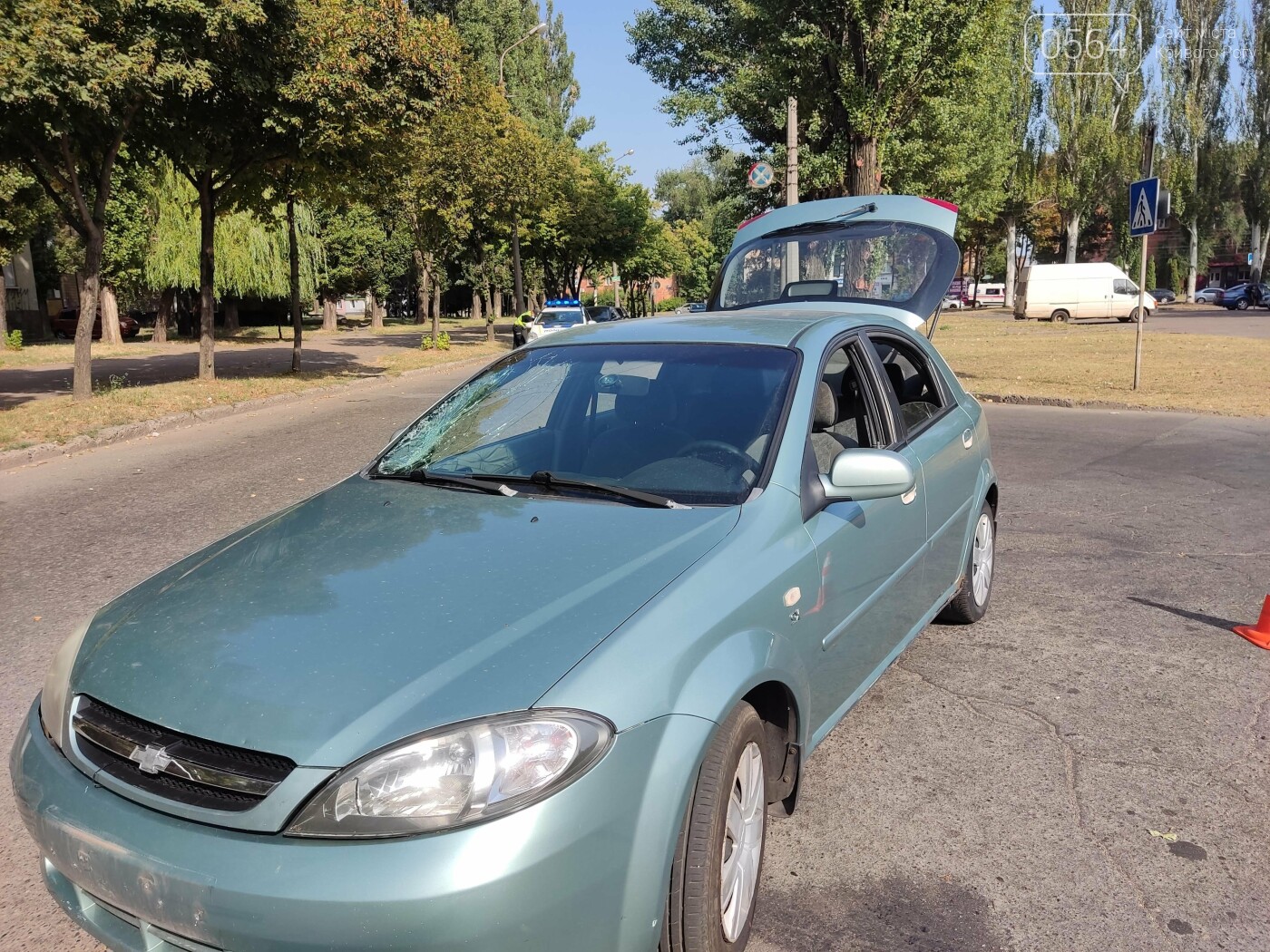 Возле автовокзала в Кривом Роге Chevrolet сбил велосипедиста, - ФОТО, ВИДЕО, фото-4