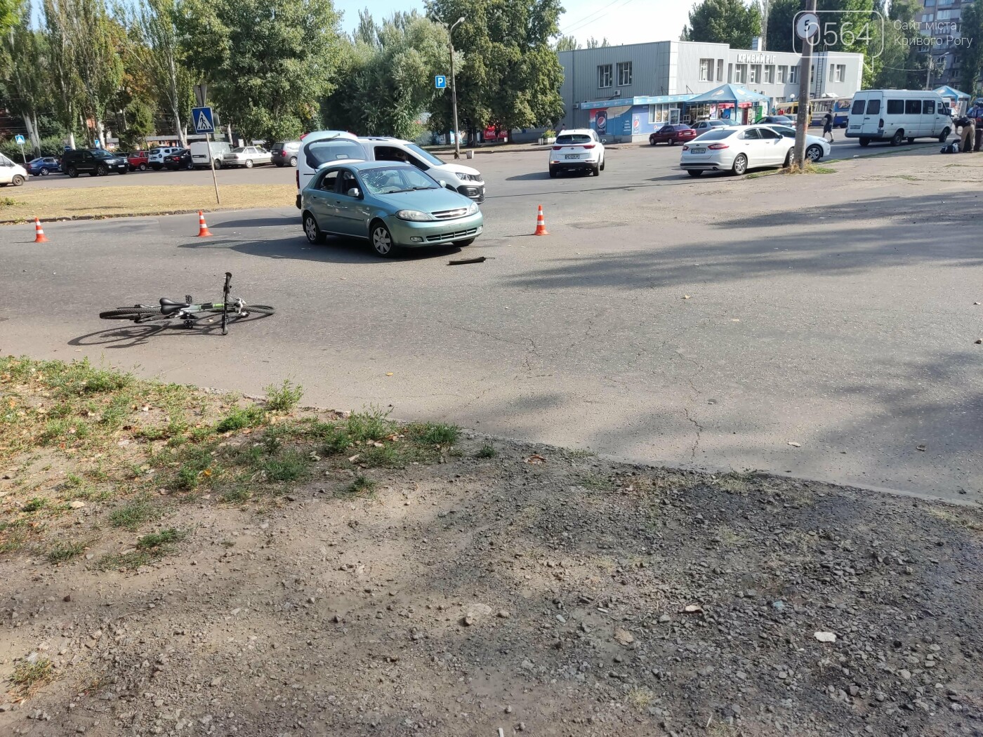 Возле автовокзала в Кривом Роге Chevrolet сбил велосипедиста, - ФОТО, ВИДЕО, фото-1