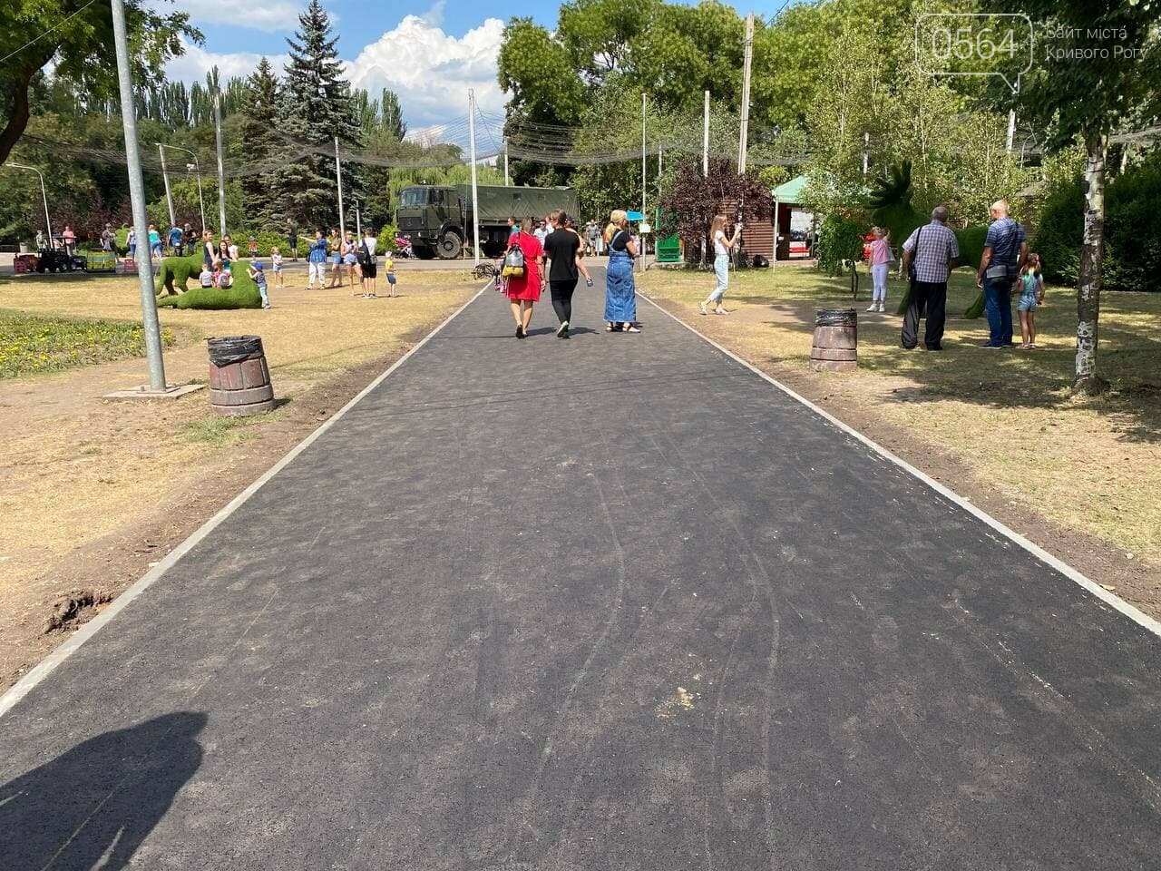 В Кривом Роге в парке Героев ведется подготовка к государственным праздникам, - ФОТО , фото-34