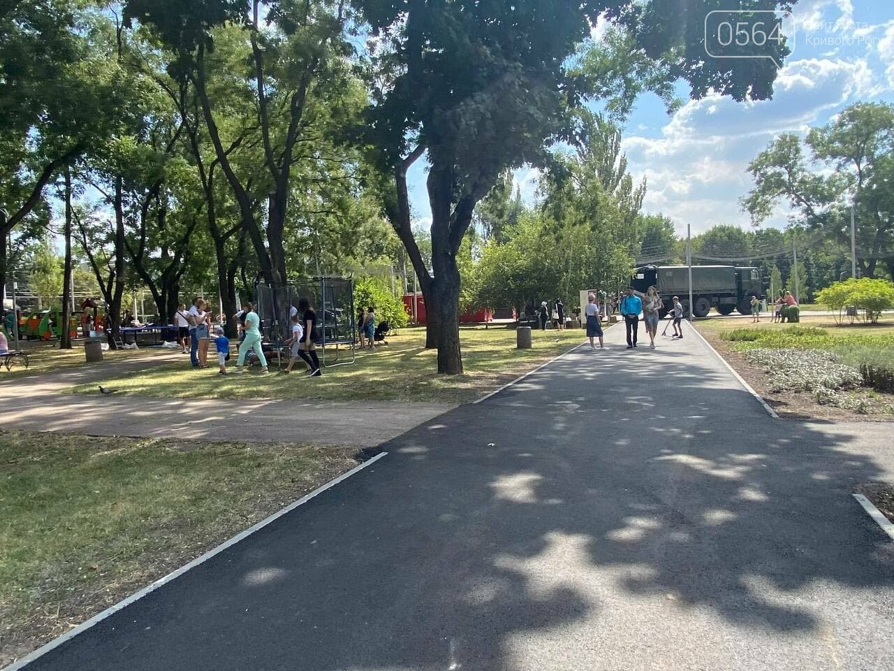 В Кривом Роге в парке Героев ведется подготовка к государственным праздникам, - ФОТО , фото-29
