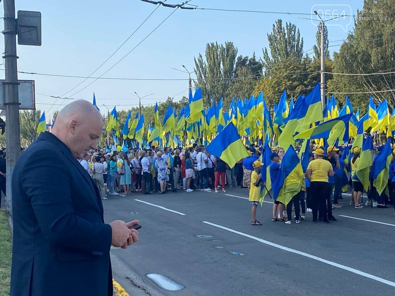 Одновременно с другими городами Украины в Кривом Роге подняли Государственный флаг на 72-метровый флагшток, - ФОТО, ВИДЕО , фото-26