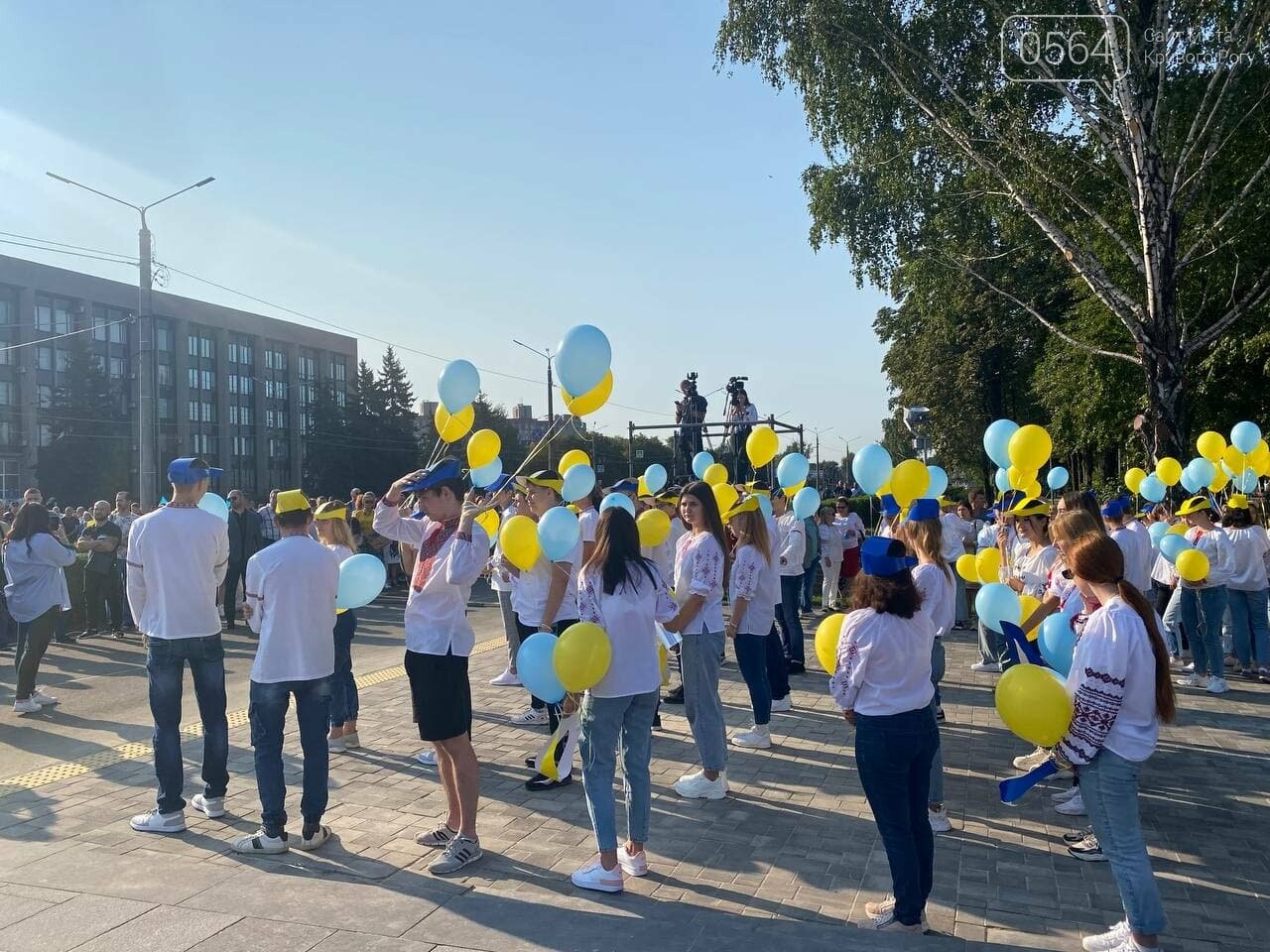 Одновременно с другими городами Украины в Кривом Роге подняли Государственный флаг на 72-метровый флагшток, - ФОТО, ВИДЕО , фото-4