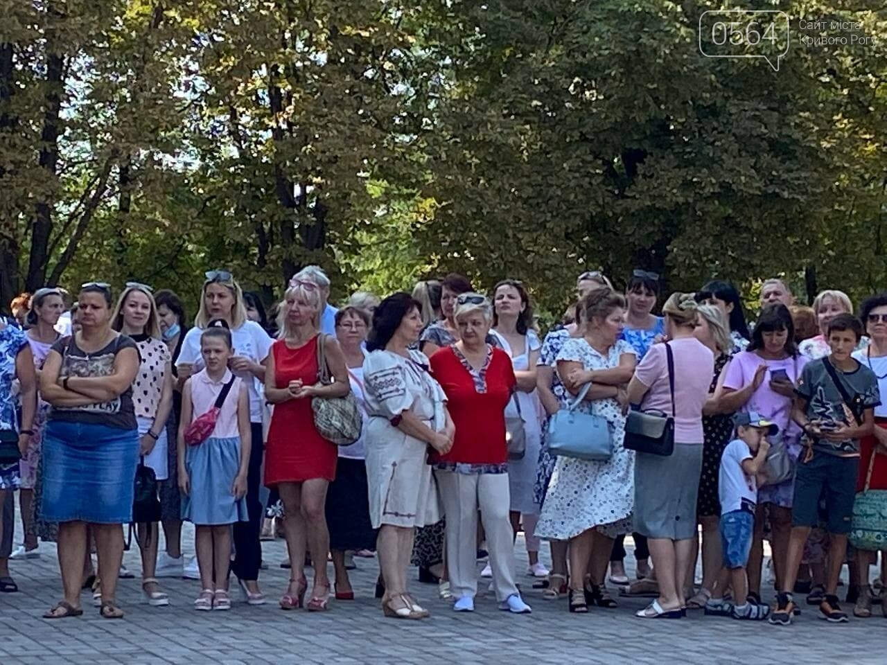 В Покровском районе Кривого Рога состоялась церемония поднятия Государственного Флага Украины, - ФОТО, ВИДЕО , фото-7