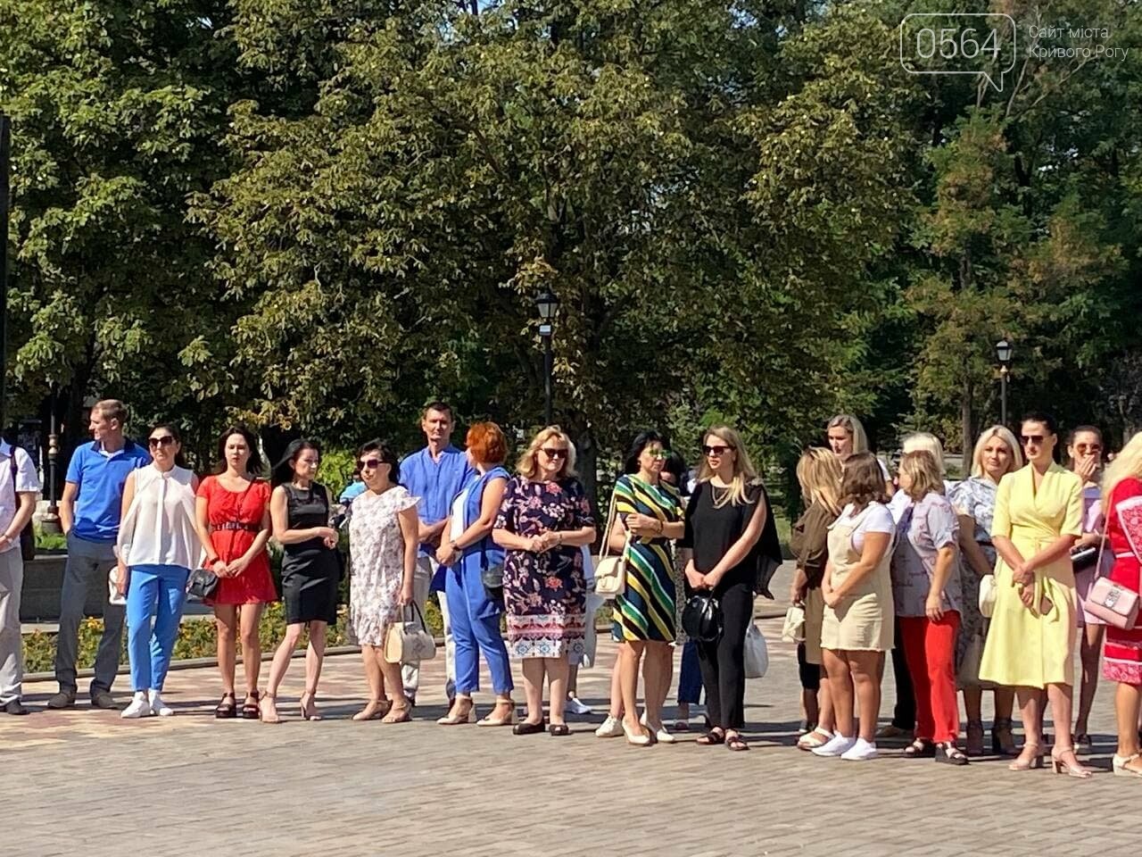 В Покровском районе Кривого Рога состоялась церемония поднятия Государственного Флага Украины, - ФОТО, ВИДЕО , фото-5