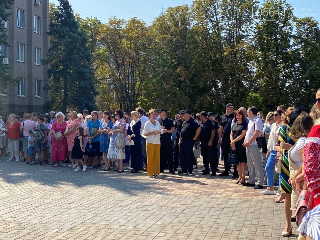 В Покровском районе Кривого Рога состоялась церемония поднятия Государственного Флага Украины, - ФОТО, ВИДЕО , фото-3