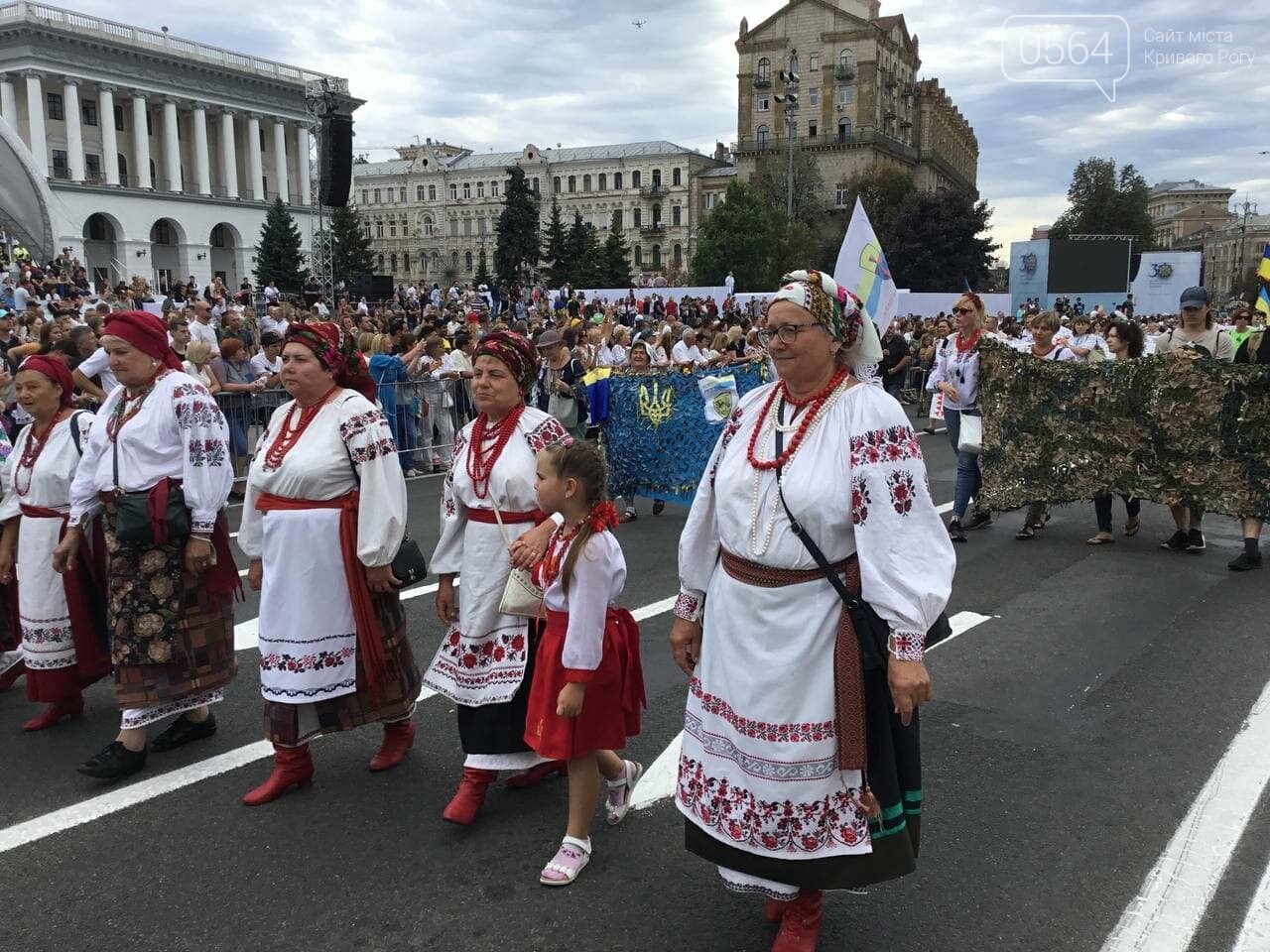 "Путин - х...ло!" и украинские дети, которые это усвоят: чем запомнится Марш защитников Украины 2021, - ФОТО, ВИДЕО, фото-99