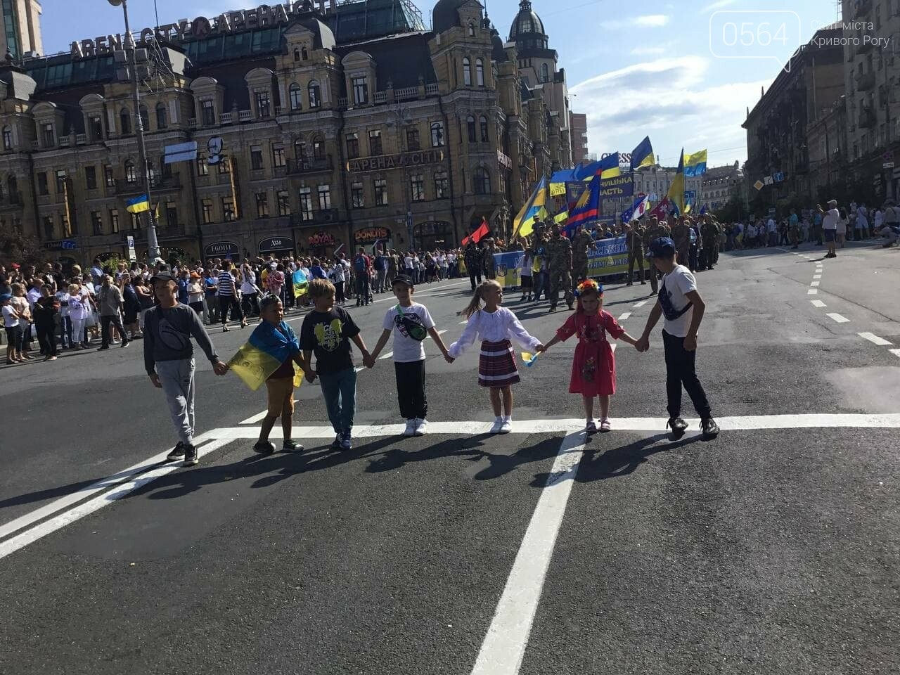 "Путин - х...ло!" и украинские дети, которые это усвоят: чем запомнится Марш защитников Украины 2021, - ФОТО, ВИДЕО, фото-96