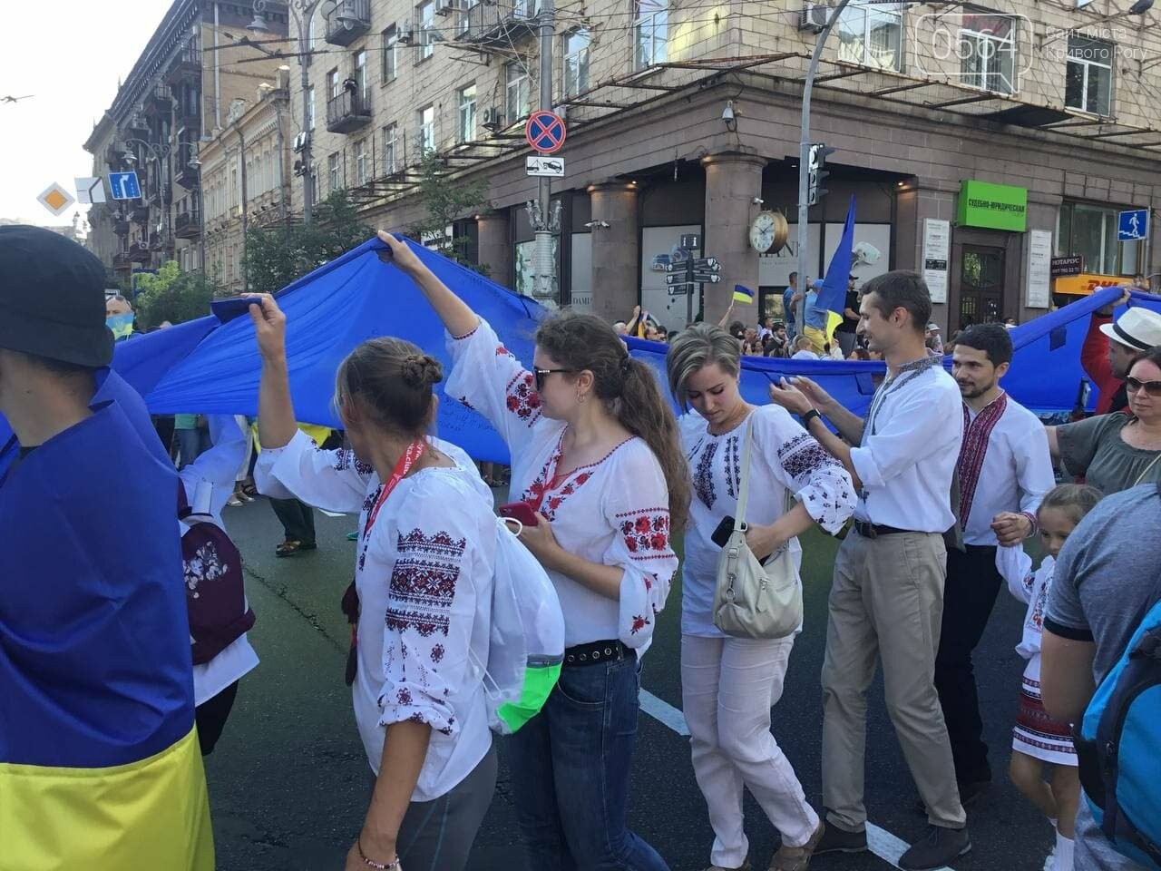 "Путин - х...ло!" и украинские дети, которые это усвоят: чем запомнится Марш защитников Украины 2021, - ФОТО, ВИДЕО, фото-7