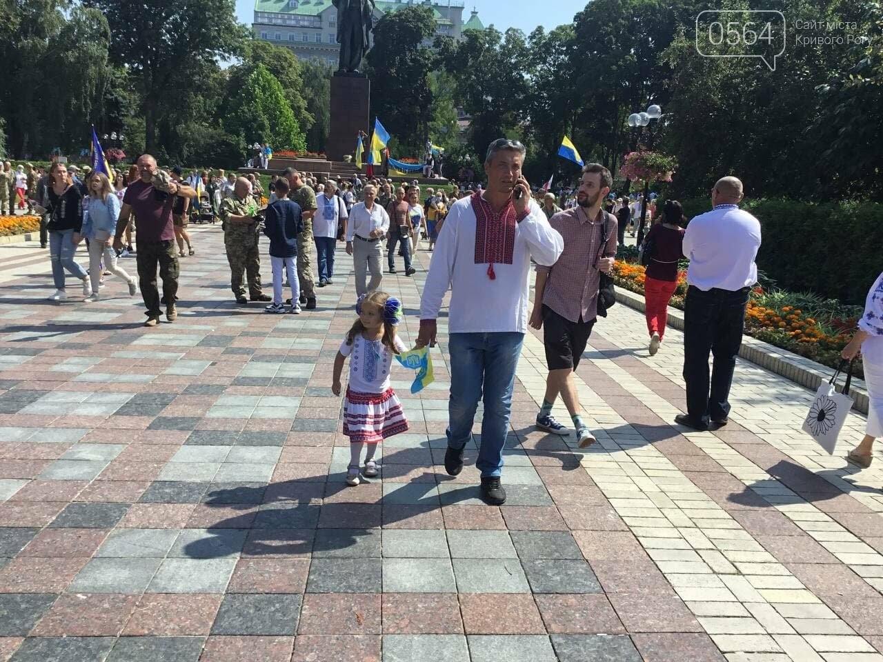 "Путин - х...ло!" и украинские дети, которые это усвоят: чем запомнится Марш защитников Украины 2021, - ФОТО, ВИДЕО, фото-74