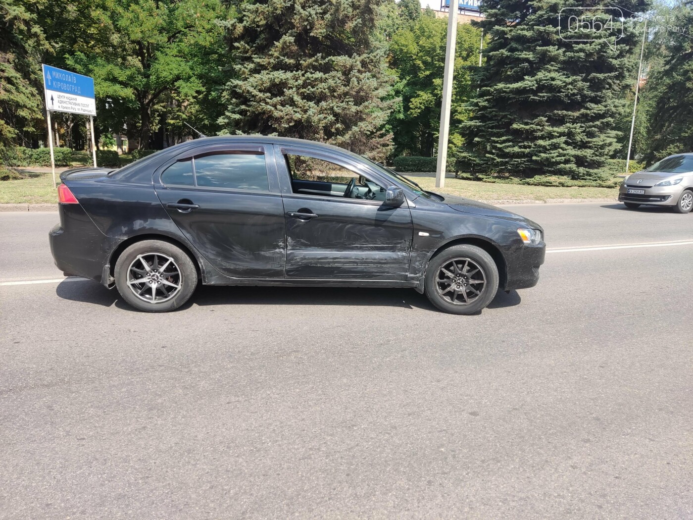 В центре Кривого Рога столкнулись два Mitsubishi, - ФОТО, ВИДЕО, фото-4