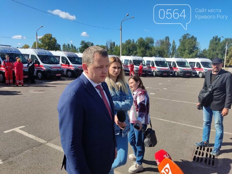 В Кривой Рог доставили 28 спецавтомобилей скорой помощи, - ФОТО, ВИДЕО, фото-7