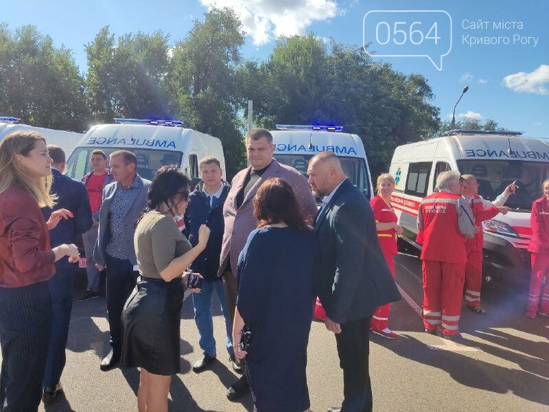 В Кривой Рог доставили 28 спецавтомобилей скорой помощи, - ФОТО, ВИДЕО, фото-17