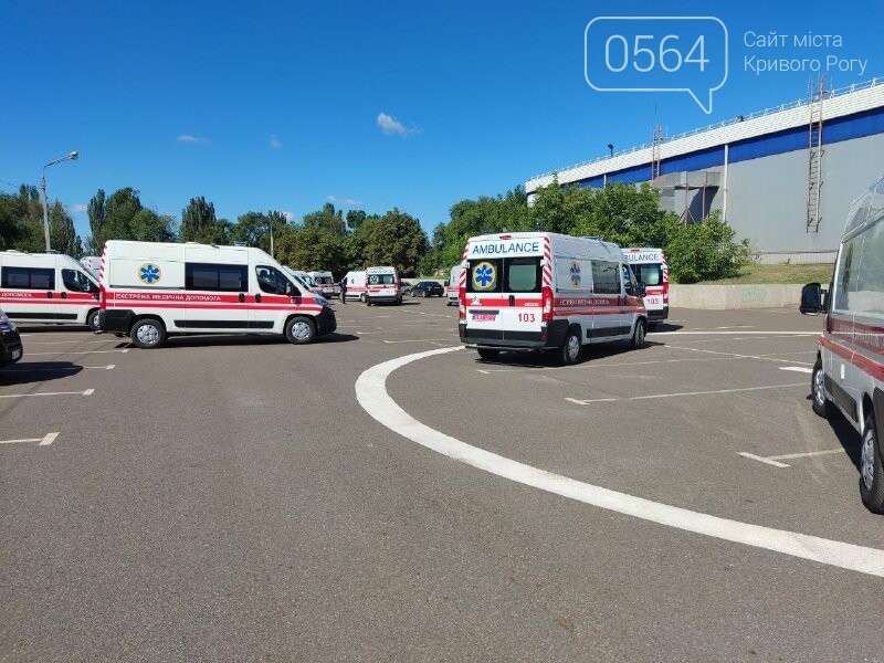 В Кривой Рог доставили 28 спецавтомобилей скорой помощи, - ФОТО, ВИДЕО, фото-3