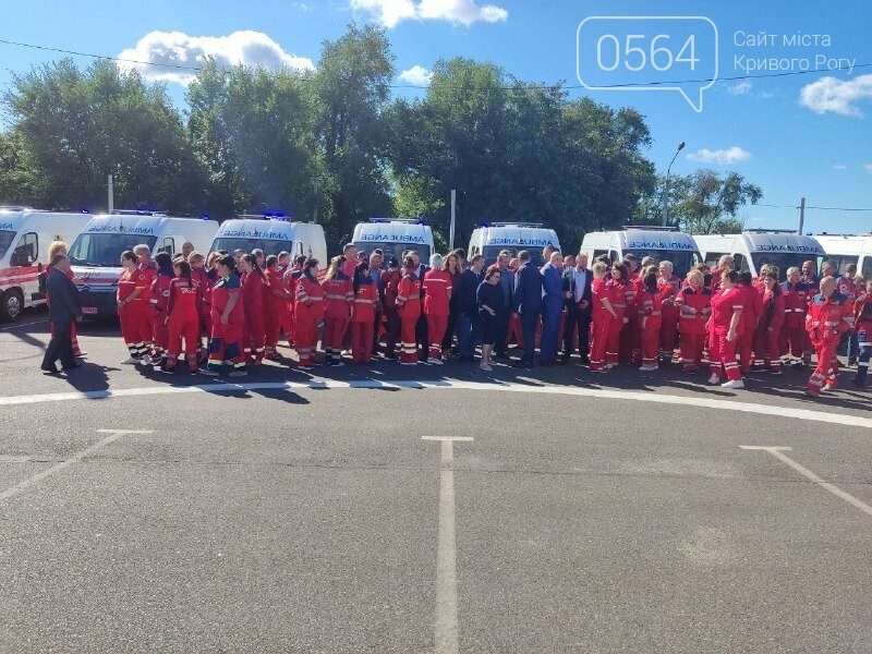 В Кривой Рог доставили 28 спецавтомобилей скорой помощи, - ФОТО, ВИДЕО, фото-27