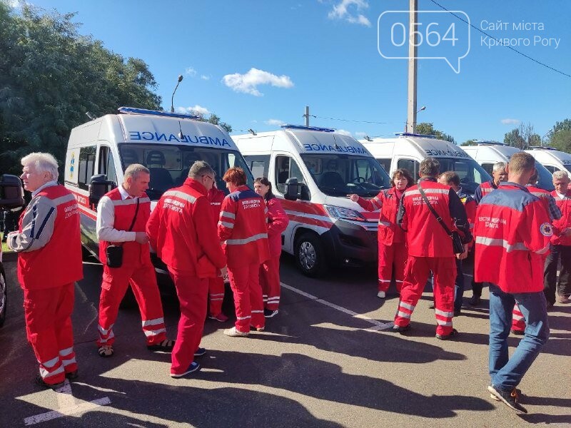 В Кривой Рог доставили 28 спецавтомобилей скорой помощи, - ФОТО, ВИДЕО, фото-28