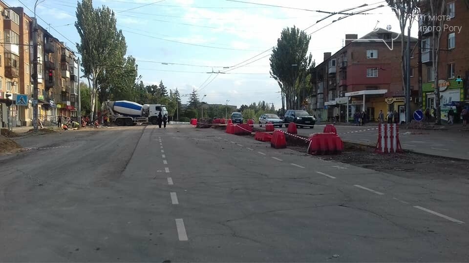 В связи с ремонтными работами в Кривом Роге перенесли остановку общественного транспорта, - ФОТО, фото-7