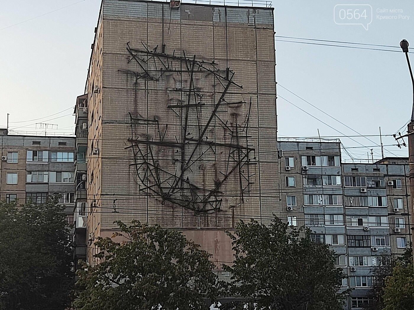 "Прощай, эпоха": в Кривом Роге демонтировали металлическое панно, - ФОТО, фото-8
